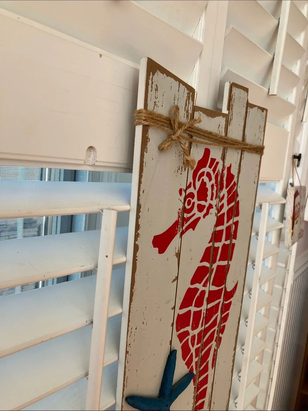 Coastal Seahorse Wall Decor Plaque in Red and Blue